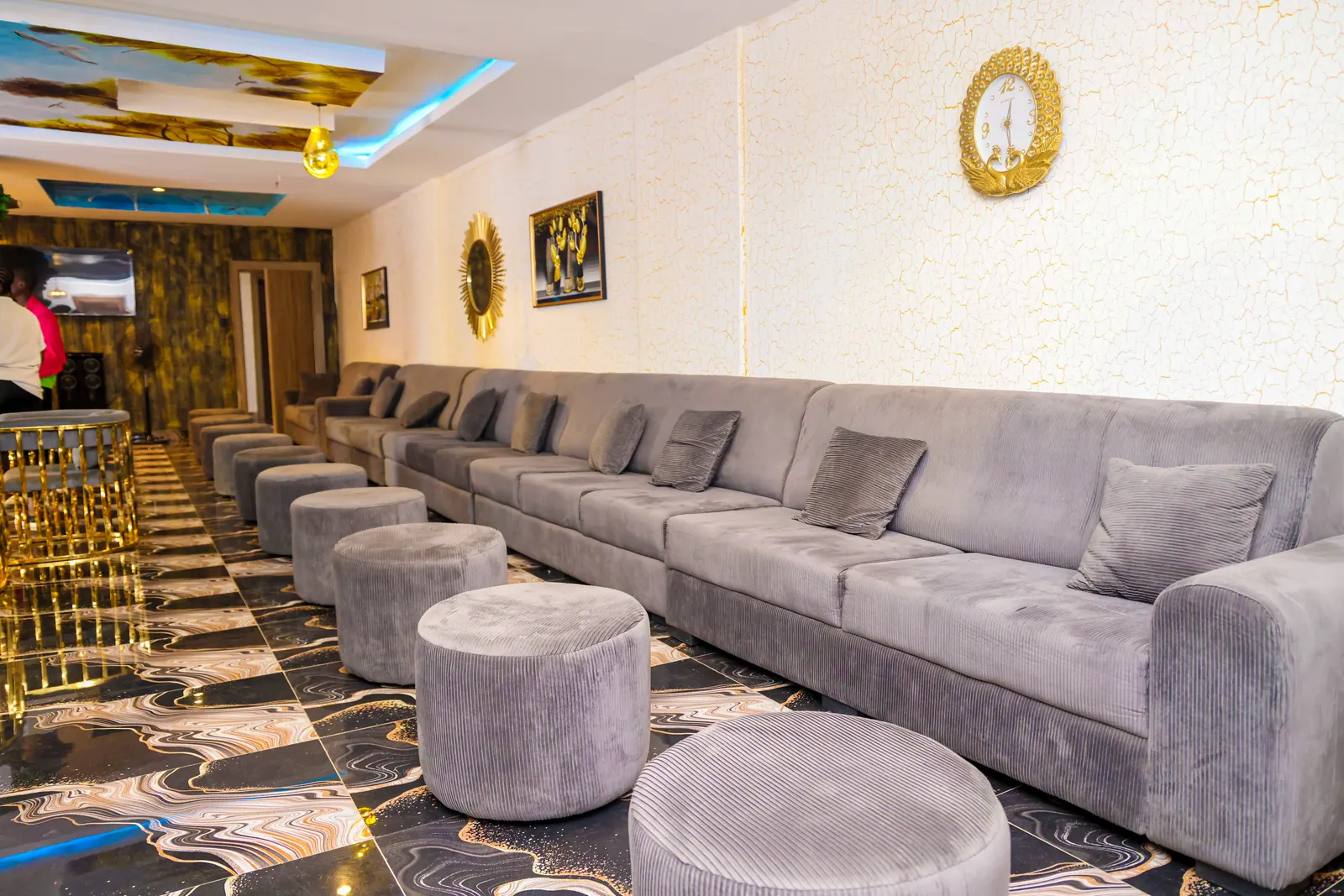 The club lounge, with the bar behind